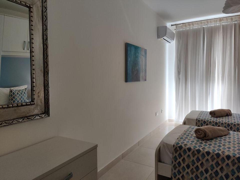 Beautiful, Sea View 2 Bedrooms Apartment, Marsalforn, Gozo Exterior foto